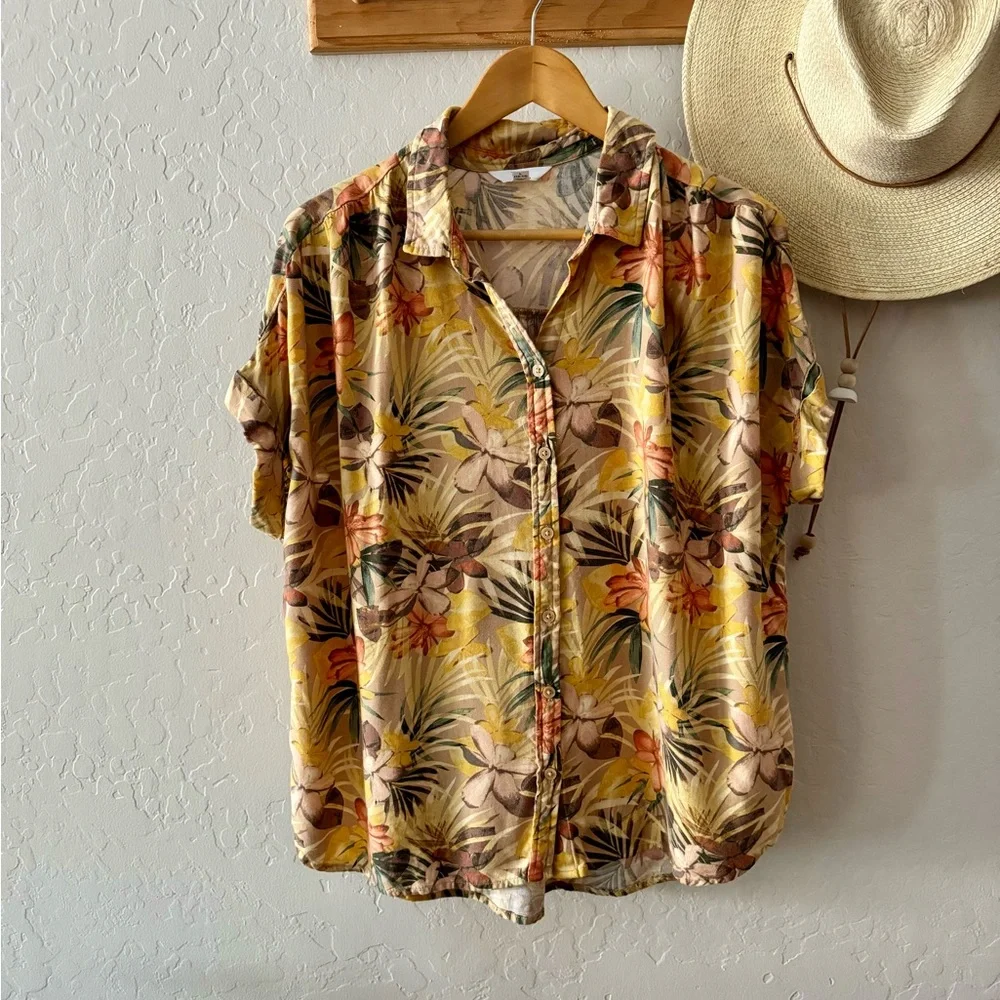 Hawaiian flower blouse - Picture 3 of 15